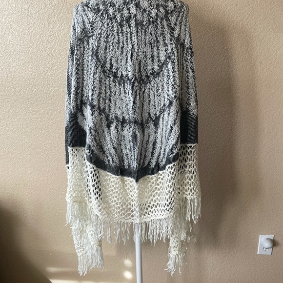 Sweater Shawl Cape - Picture 2 of 8